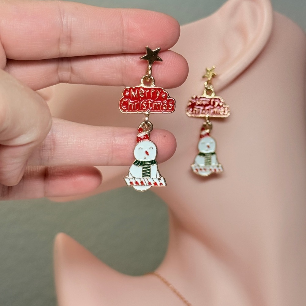 Snowman Christmas Earrings ⛄️ - Picture 7 of 7